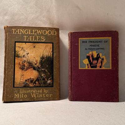 Antique Children’s Books Including The Peter Pan Picture Book, 1907 (D-DZ)