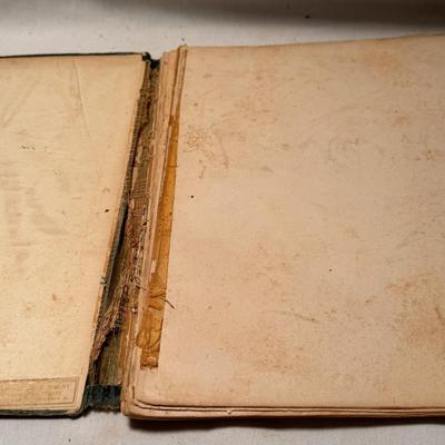 Antique Children’s Books Including The Peter Pan Picture Book, 1907 (D-DZ)