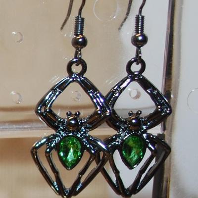 JEWELRY SET Includes Green Belly Spider Earrings (1" x ½") with Wire Hook; ADJUSTABLE Size 7 Ring & PENDANT (3¼" x...