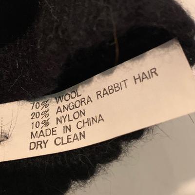 Silk Scarves, Fur Collars, Gloves, & Pantyhose (MB-HS)