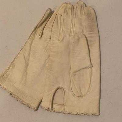 Silk Scarves, Fur Collars, Gloves, & Pantyhose (MB-HS)