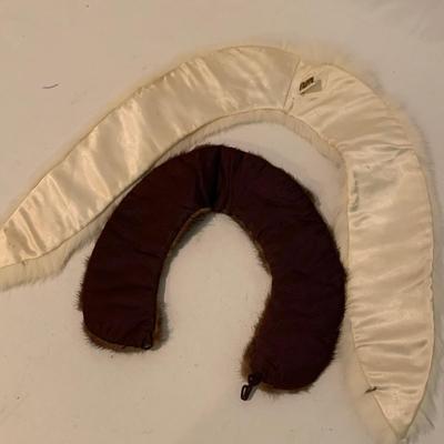 Silk Scarves, Fur Collars, Gloves, & Pantyhose (MB-HS)