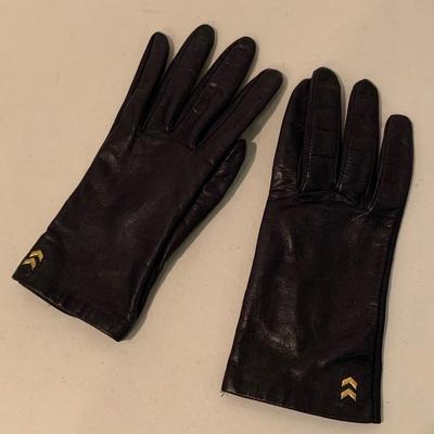 Silk Scarves, Fur Collars, Gloves, & Pantyhose (MB-HS)