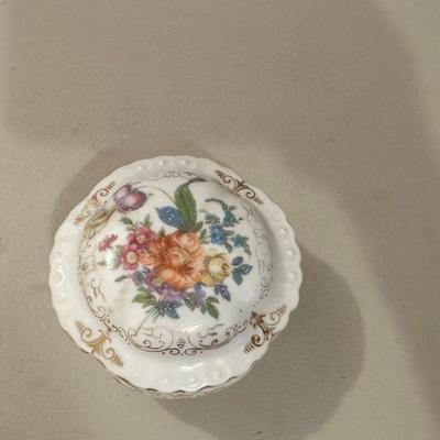 Vintage Porcelain Floral Trinket Powder Jewelry Dish with Lid Made in Japan