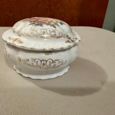 Vintage Porcelain Floral Trinket Powder Jewelry Dish with Lid Made in Japan