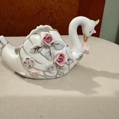 Vintage China Swan with Roses