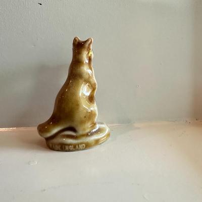 Minature Wade Whimsies Porcelain Figurines - Kangaroo & Joey