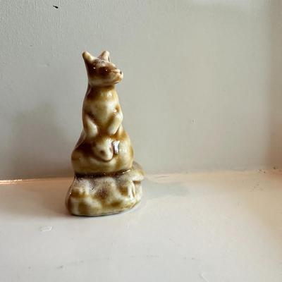 Minature Wade Whimsies Porcelain Figurines - Kangaroo & Joey
