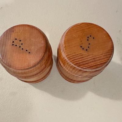 Barrel Salt and Pepper Shakers