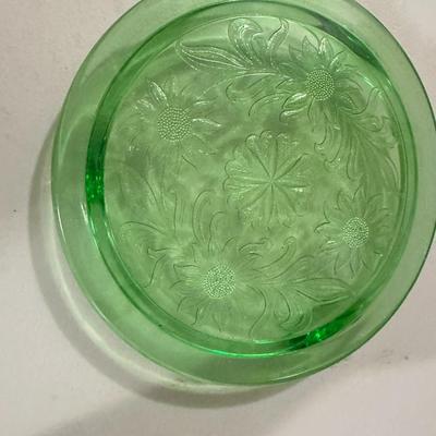 Vintage Green Uranium Vaseline Glass Jeanette Sunflower Footed Cake Plate 10”
