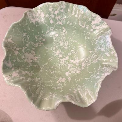 Shawnee Pottery Matte Cameo Green Splatter Footed Centerpiece Bowl 2503