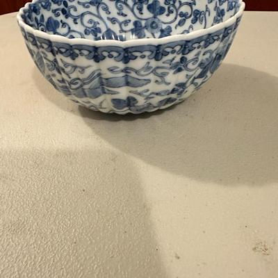 Vintage Blue Floral Three Peaks porcelain Japanese bowl