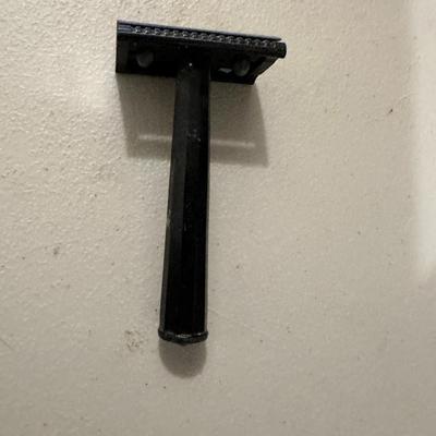 Antique Wm Enders Single Edge Safety Razor Set in Case