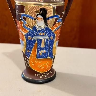 Vintage Japanese Satsuma Moriage 5" Geisha Portrait Vase