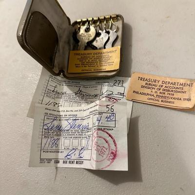 Vintage Buxton Key-Tainer