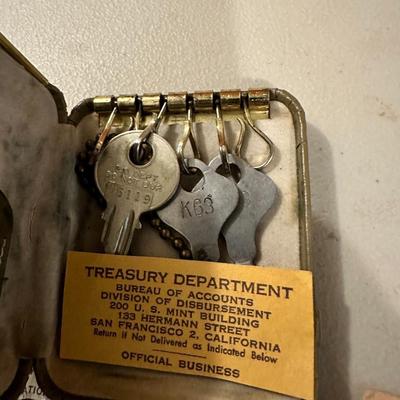 Vintage Buxton Key-Tainer