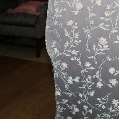 Pair of Chair See description