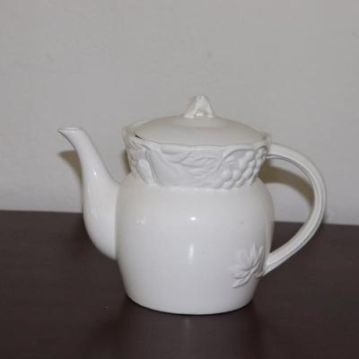 Garden White Teapot