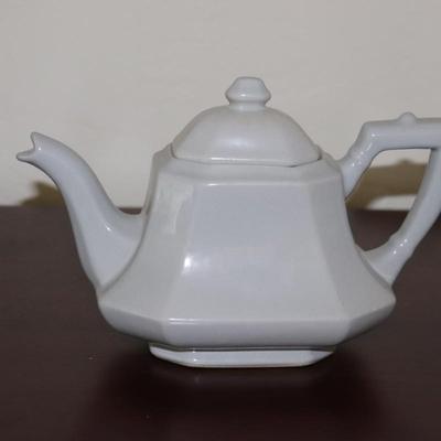 White Tea pot