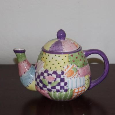 Quilt Embossed Style Teapot