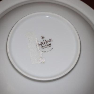 Style House Fine China "Corsage" Dinner Plate