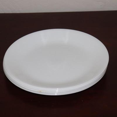 Set of 4 white plates