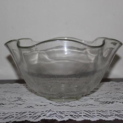 Lot of crystal and glass bowls