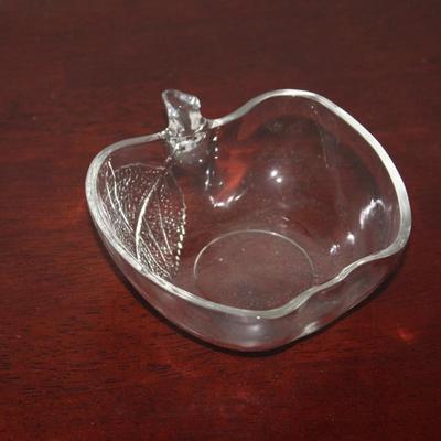 Apple-shaped candy dish