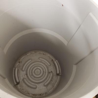 Four 34 Gallon Trash Cans (G-KD)