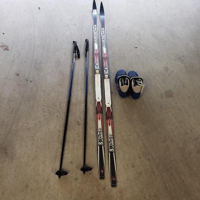 Rossignol Cross Country Skis, Leki poles and Salomon Boots (G-KD)