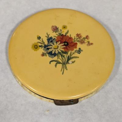 Vintage Rex Fifth Avenue Powder Compact
