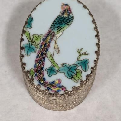 Vintage Chinese Oval Porcelain Ring Trinket Shard Box