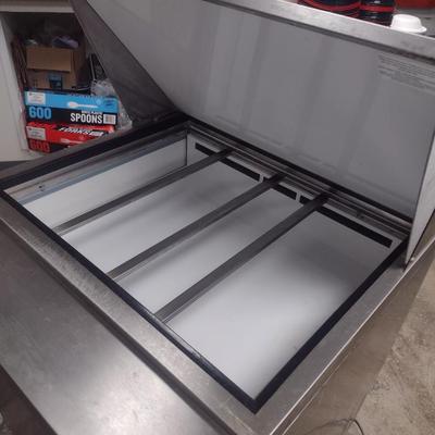 Commercial 28" Entree Sandwich Prep Cooler