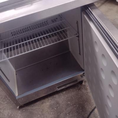 Commercial 28" Entree Sandwich Prep Cooler