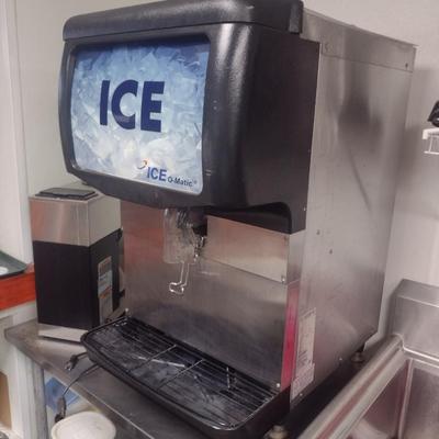 Ready Ice Dispenser