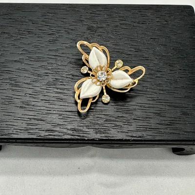 Vintage broach