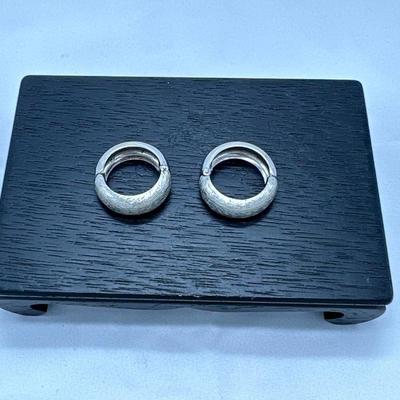 Vintage Gold Tone Earrings