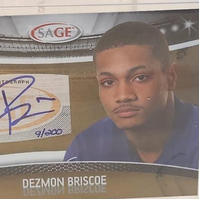 8 signed sport card including Lamar Jackson, Matt Carpenter