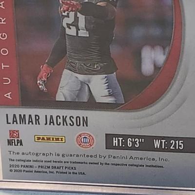 8 signed sport card including Lamar Jackson, Matt Carpenter