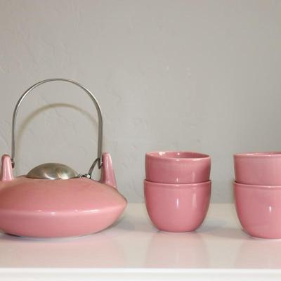 Pink tea pot with 4 tea cups