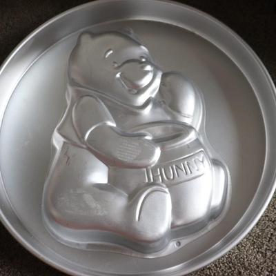 Poo Bear Tin