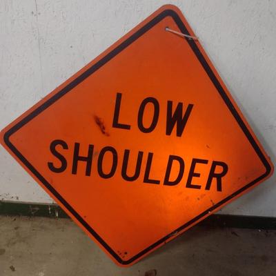 Genuine 'Low Shoulder' Metal Traffic Sign