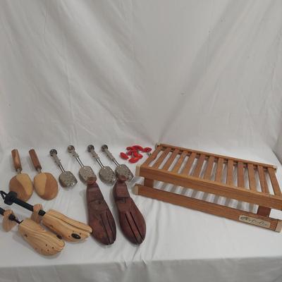 Wooden Hangers, Shoes Stretchers and more (PC-BBL)