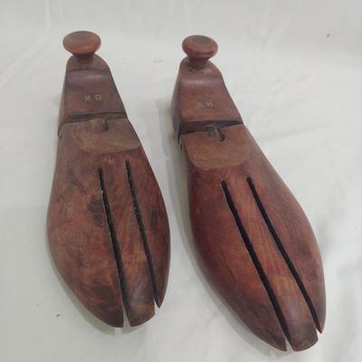Wooden Hangers, Shoes Stretchers and more (PC-BBL)