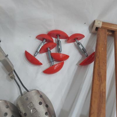 Wooden Hangers, Shoes Stretchers and more (PC-BBL)