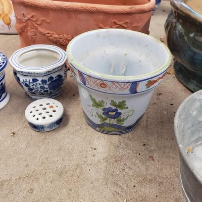 Flower Pots, Birdfeeders and More (G-KD)