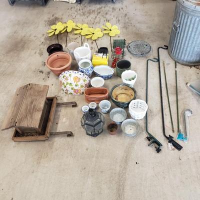 Flower Pots, Birdfeeders and More (G-KD)