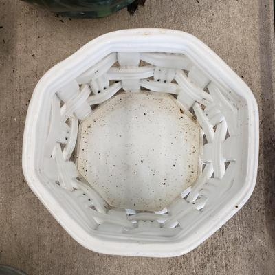 Flower Pots, Birdfeeders and More (G-KD)