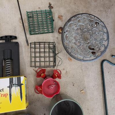 Flower Pots, Birdfeeders and More (G-KD)
