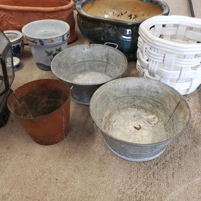 Flower Pots, Birdfeeders and More (G-KD)